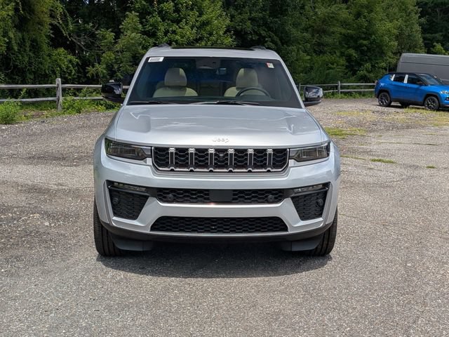 New 2026 Jeep Grand Cherokee Limited w/ Luxury Tech Group II AWD/4WD image 8