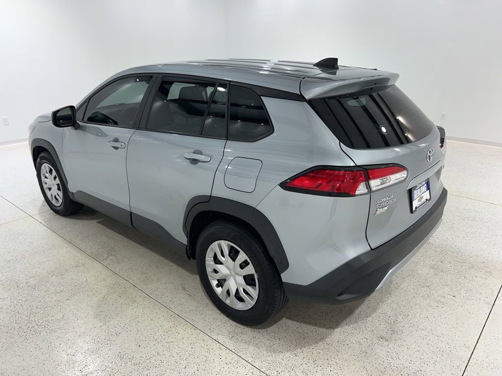 Used 2022 Toyota Corolla Cross L AWD/4WD image 3