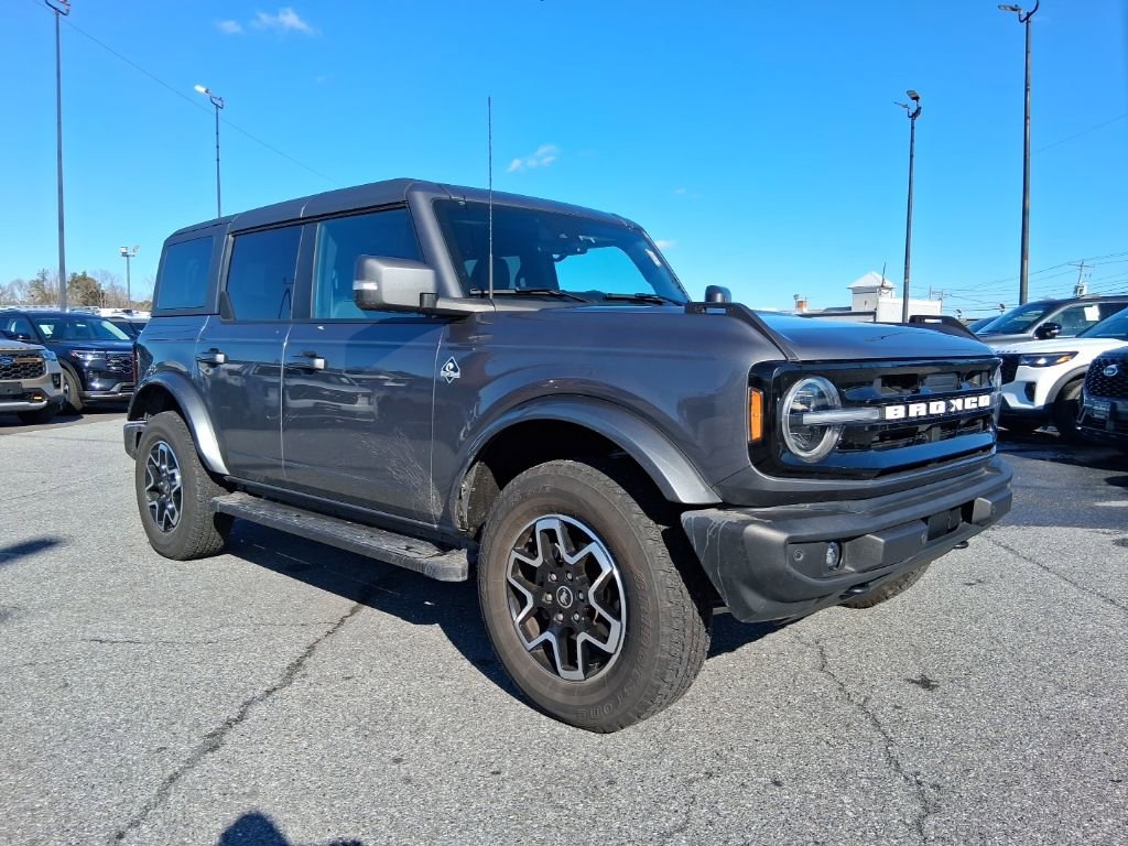 Used 2023 Ford Bronco Outer Banks image 3