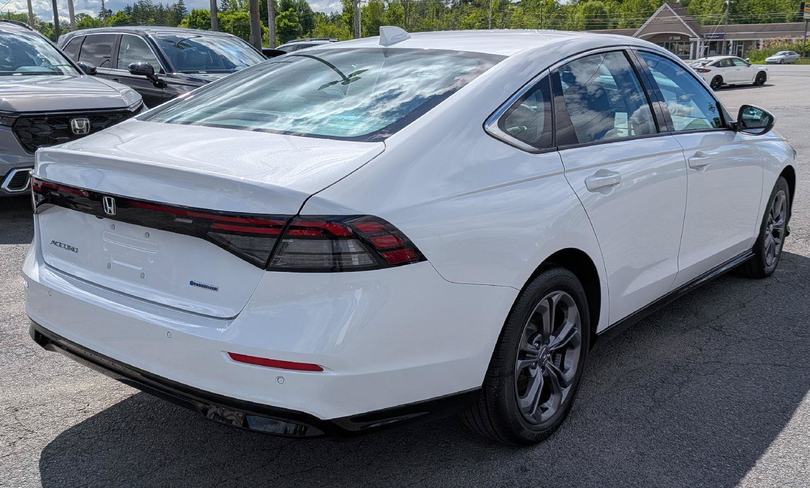 Certified 2025 Honda Accord EX-L image 9