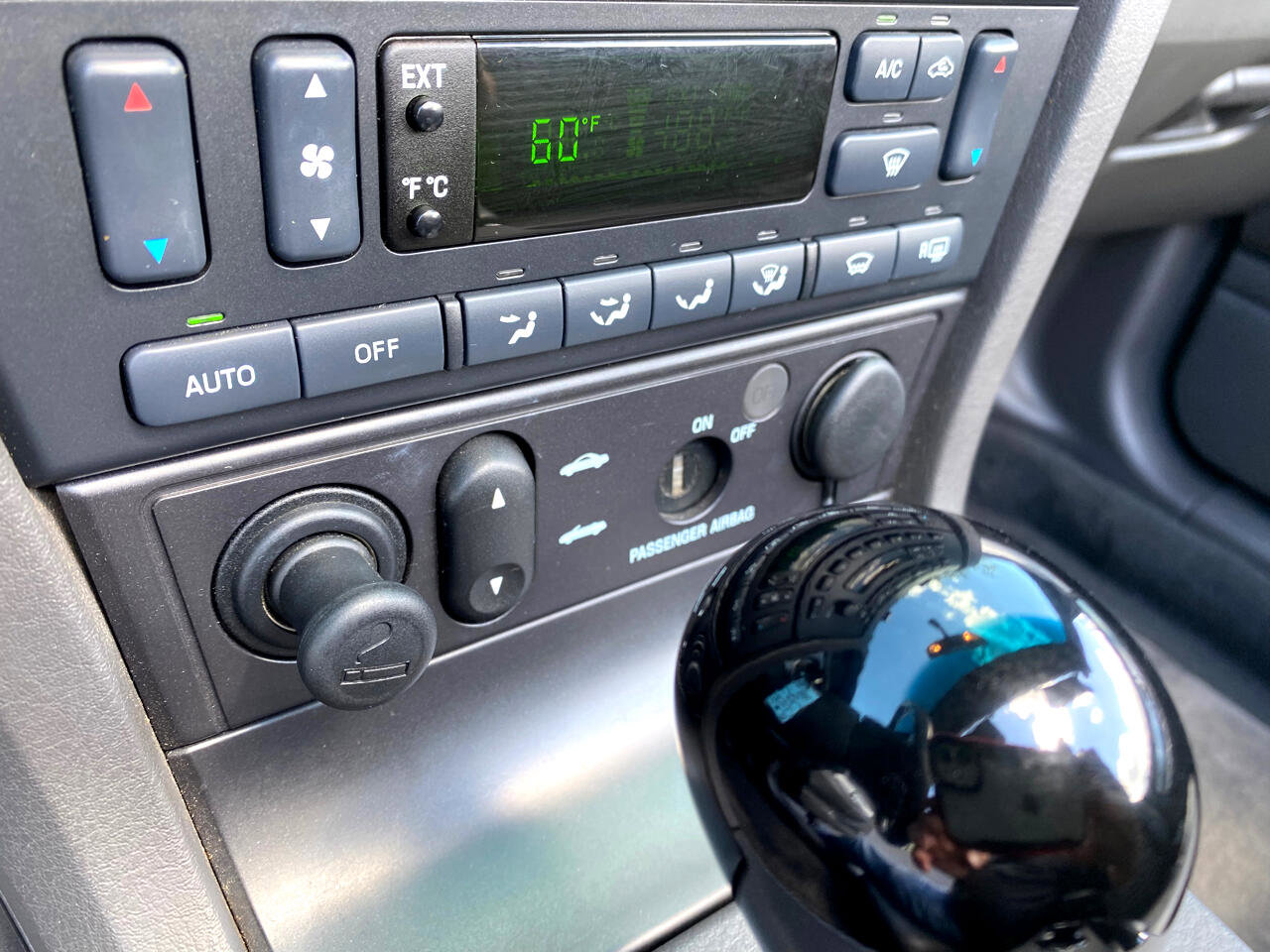 Used 2002 Ford Thunderbird Deluxe image 33