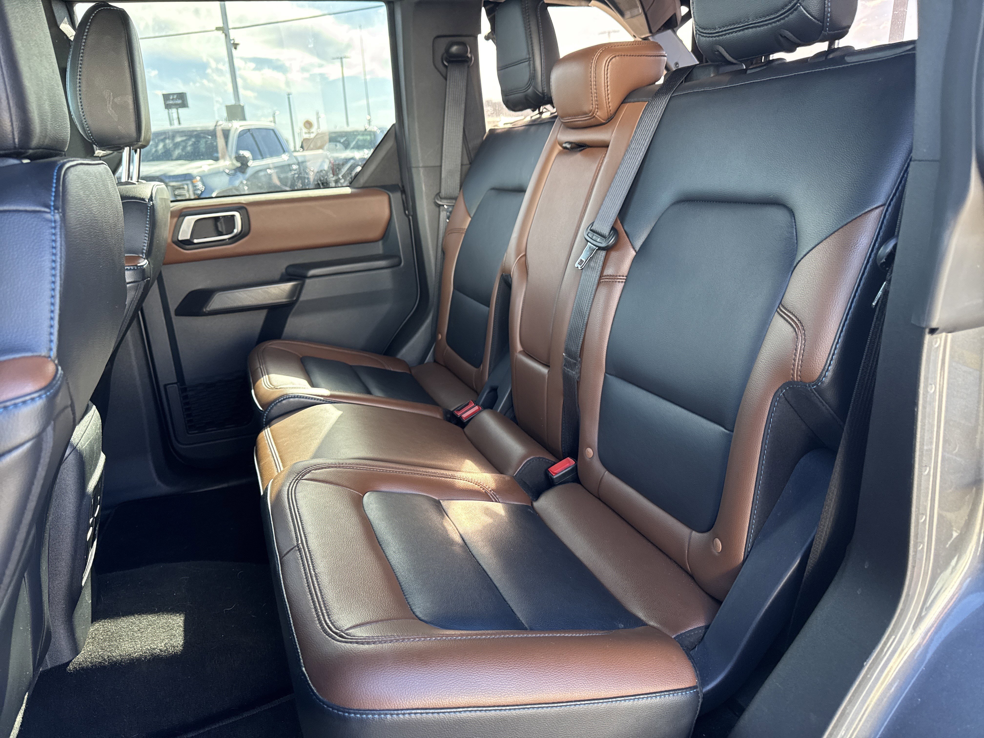 Used 2024 Ford Bronco Outer Banks image 8