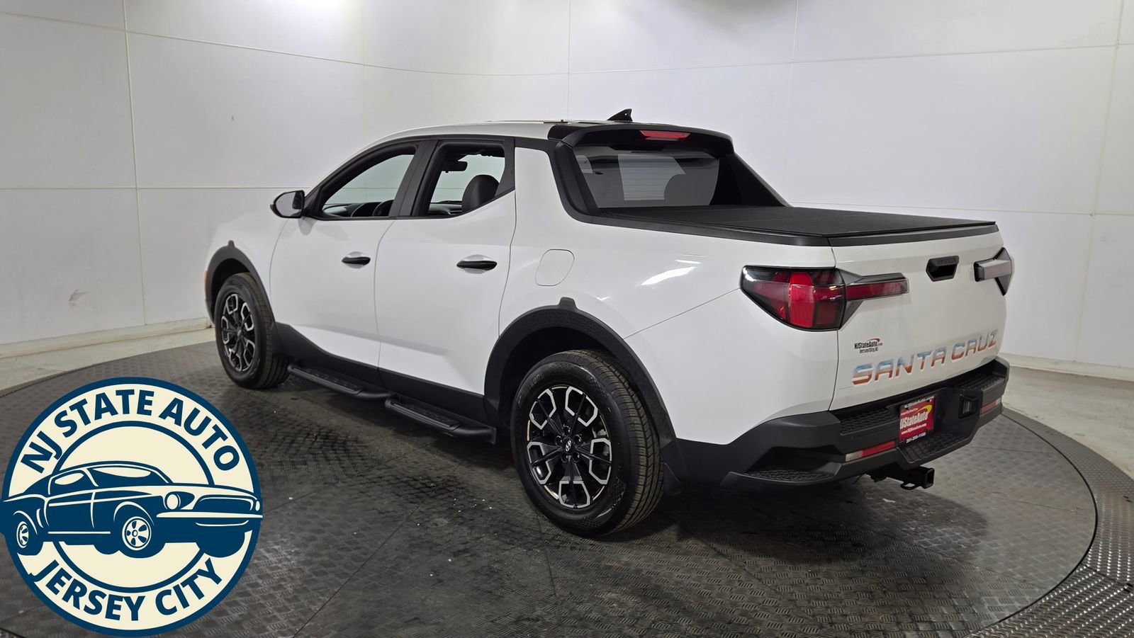 Used 2023 Hyundai Santa Cruz SE image 5