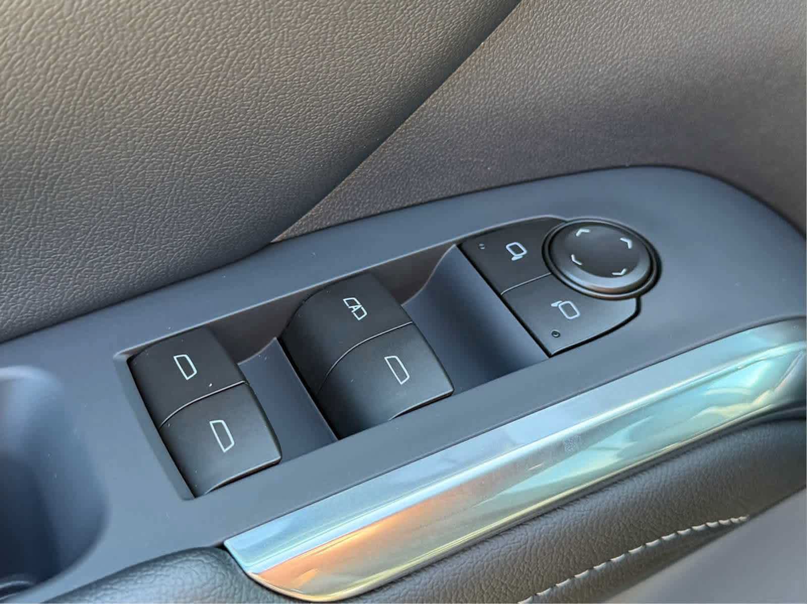 New 2027 Chevrolet Traverse LT w/ Enhanced Driving Package FWD image 6