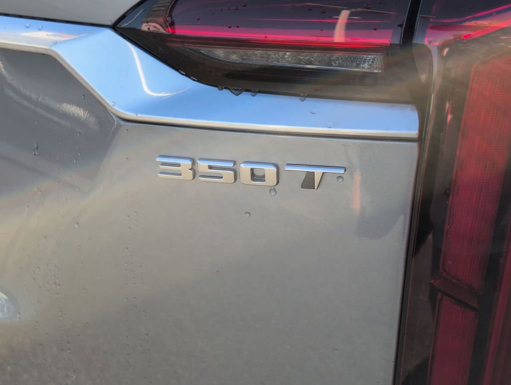 Used 2025 Cadillac XT6 Luxury image 28