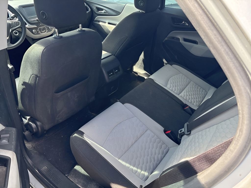 Used 2018 Chevrolet Equinox LS FWD image 4