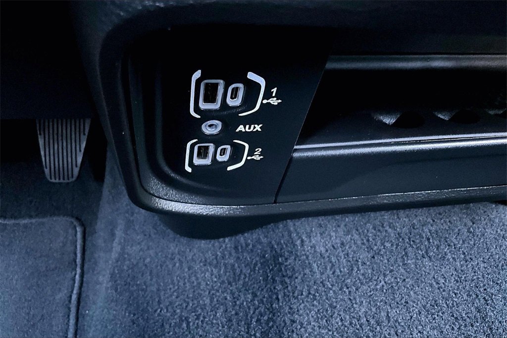 Used 2024 RAM 2500 Big Horn w/ Sport Appearance Package image 33