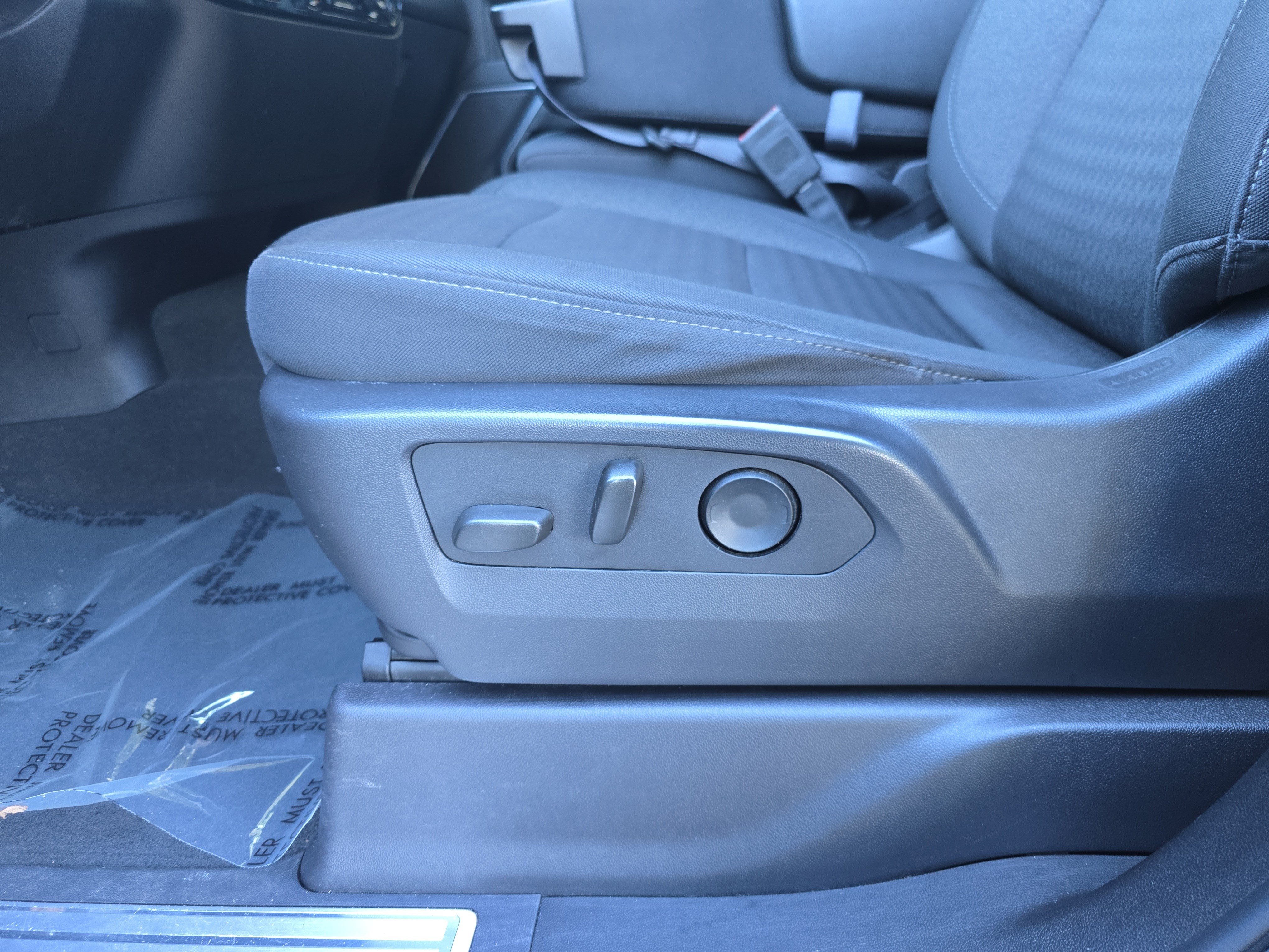 Used 2025 Chevrolet Silverado 1500 LT RWD image 27