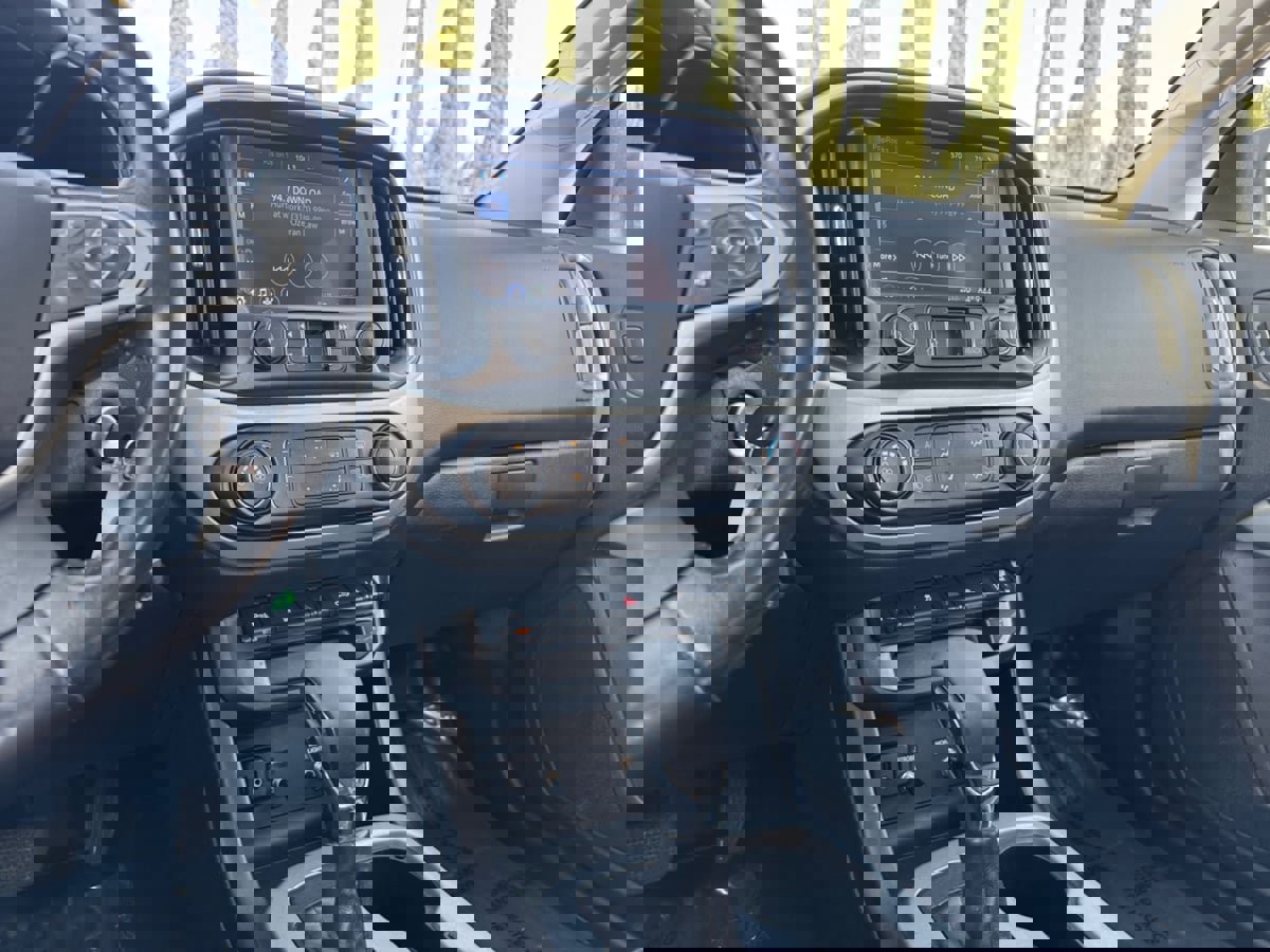 Used 2022 Chevrolet Colorado LT w/ Fleet Safety Package RWD image 15