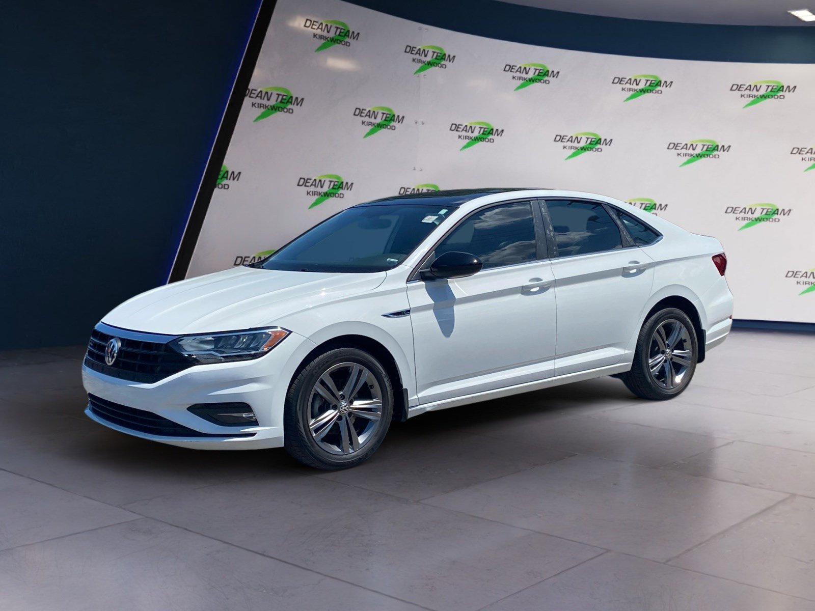 Used 2020 Volkswagen Jetta R-Line w/ R-Line Cold Weather Package FWD image 2