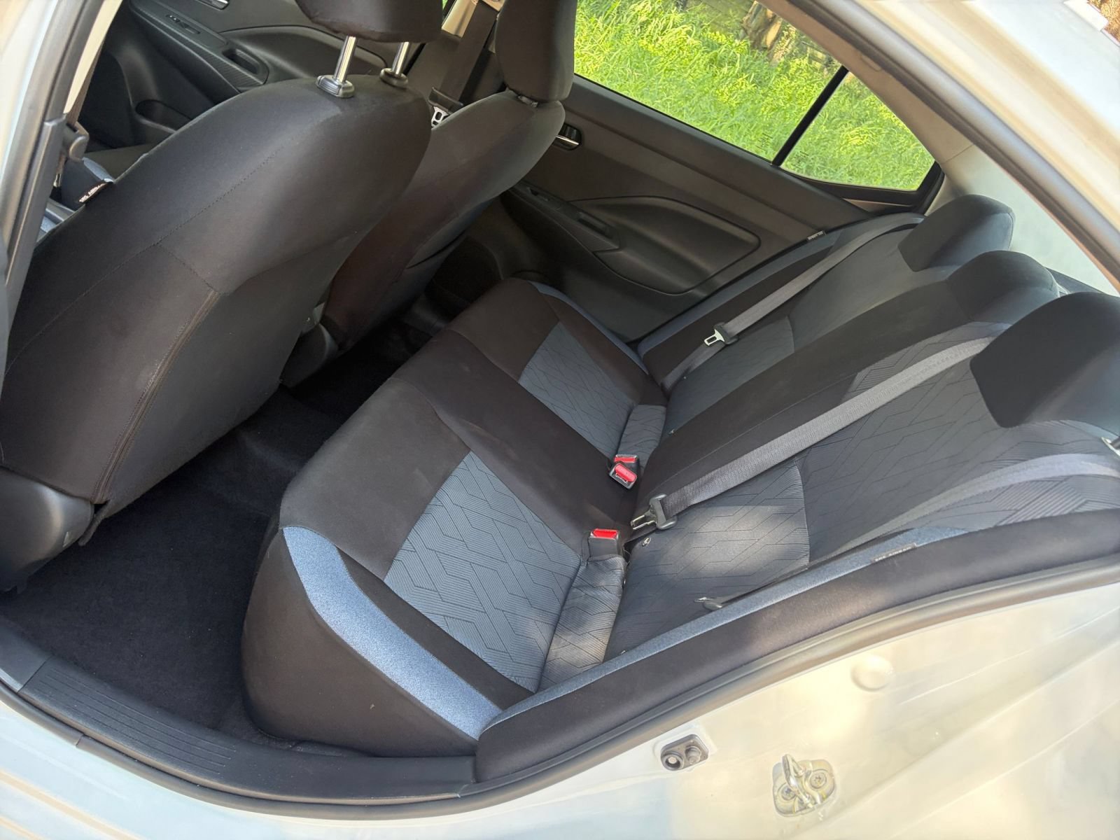 Used 2025 Nissan Versa SV FWD image 37