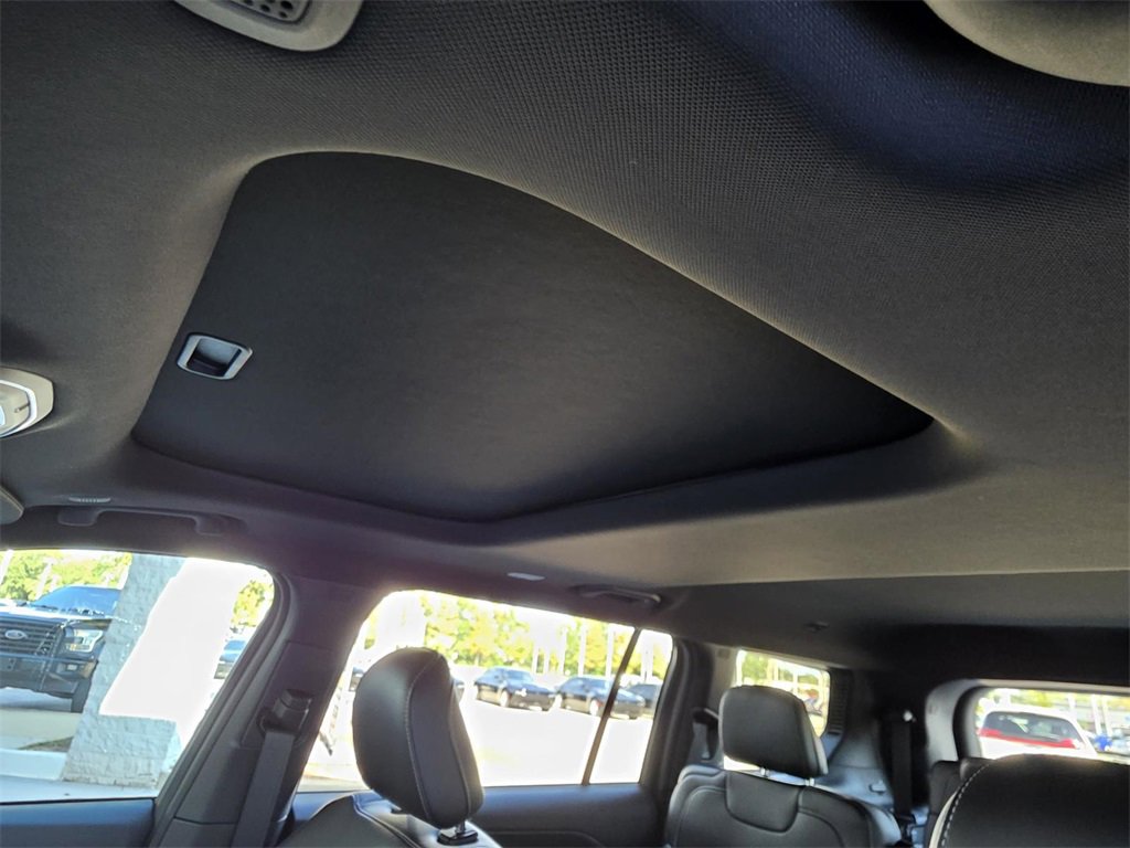 New 2025 Jeep Grand Cherokee L Altitude image 7