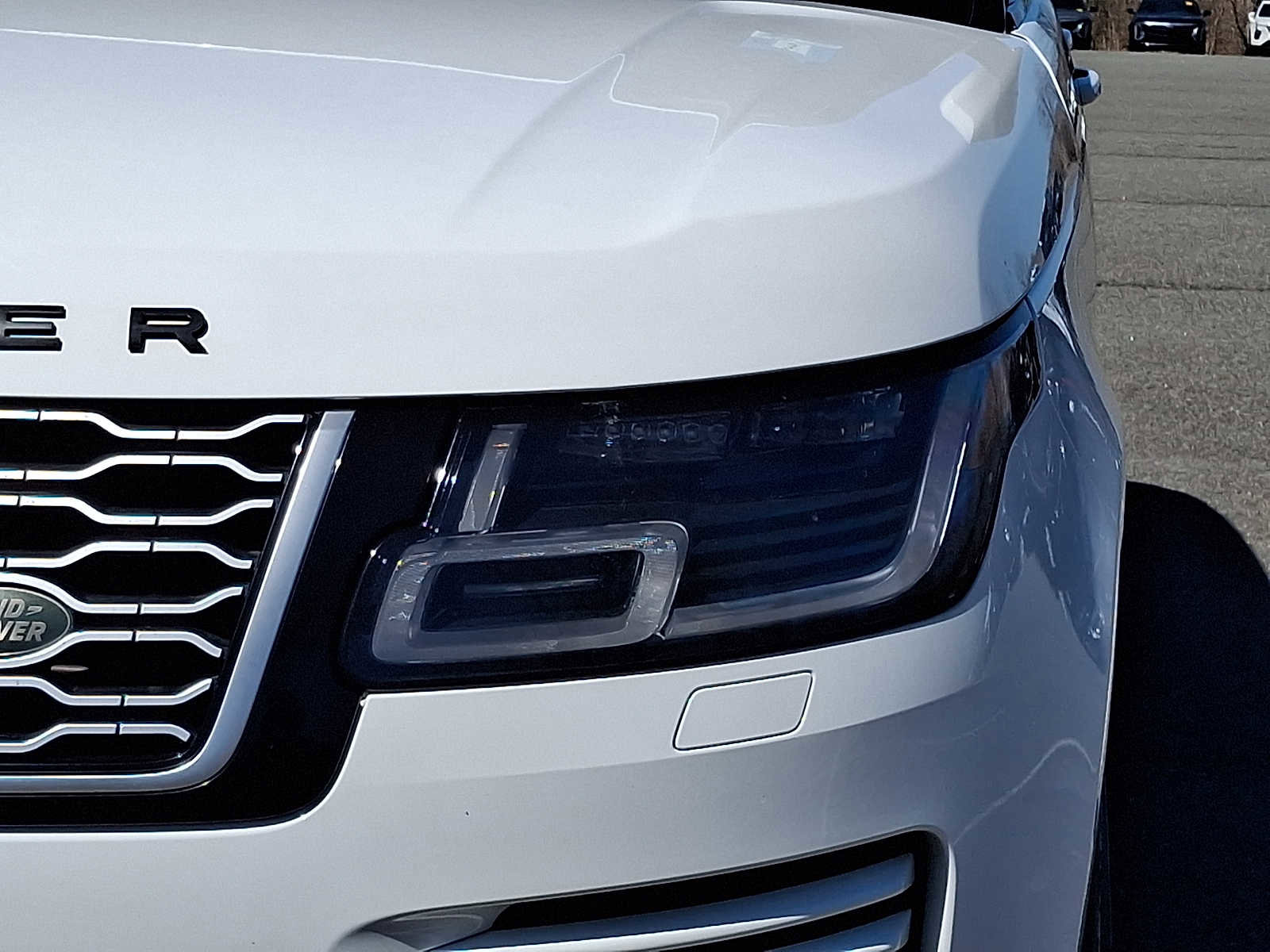 Used 2018 Land Rover Range Rover HSE image 9