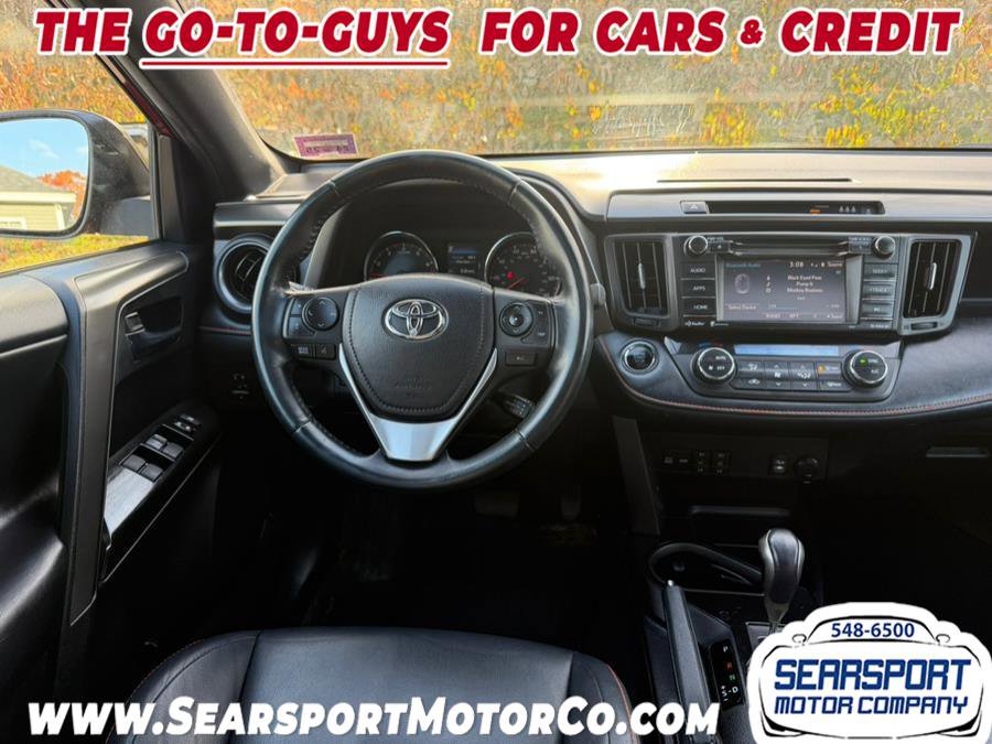Used 2018 Toyota RAV4 SE image 9
