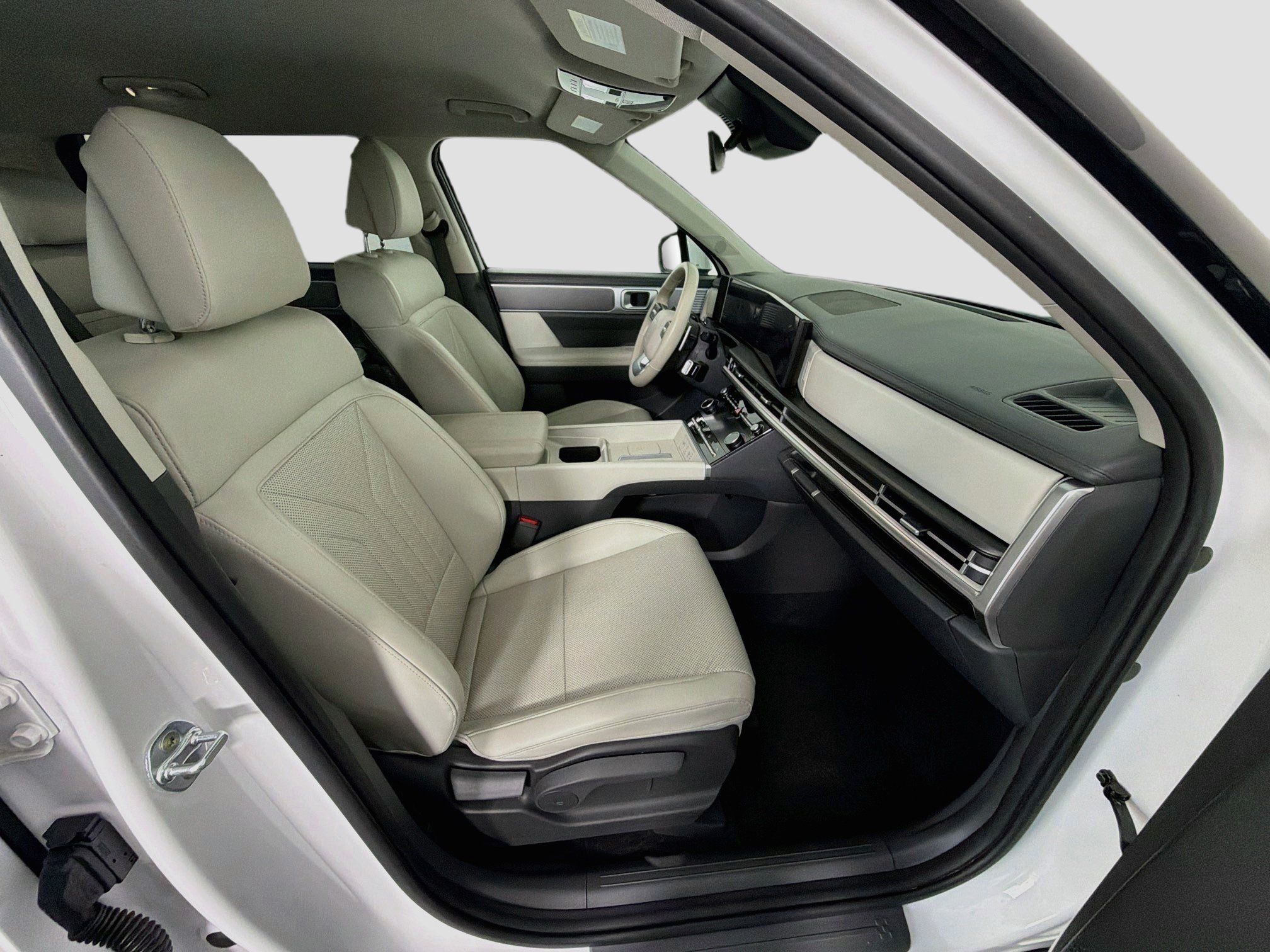 Used 2026 Hyundai Santa Fe SEL FWD image 34