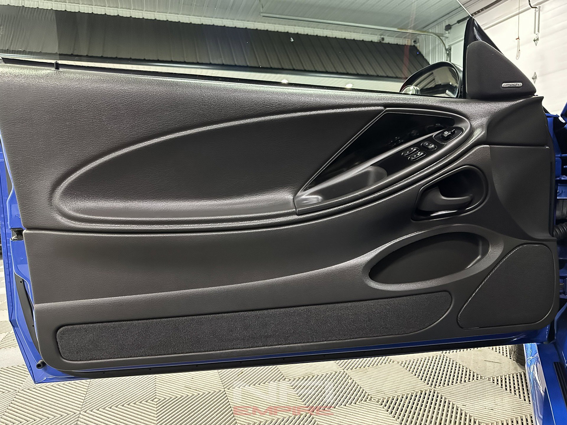 Used 2004 Ford Mustang Mach 1 RWD image 31