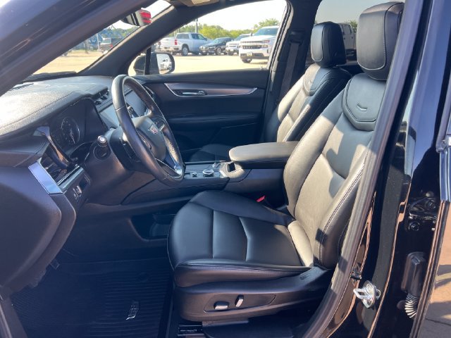 Used 2024 Cadillac XT6 Luxury w/ LPO, Floor Liner Package AWD/4WD image 12