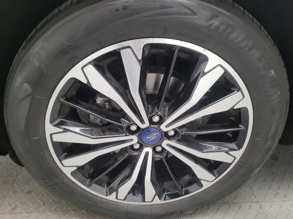 Used 2022 Ford Escape SE w/ SE Sport Appearance Package image 31