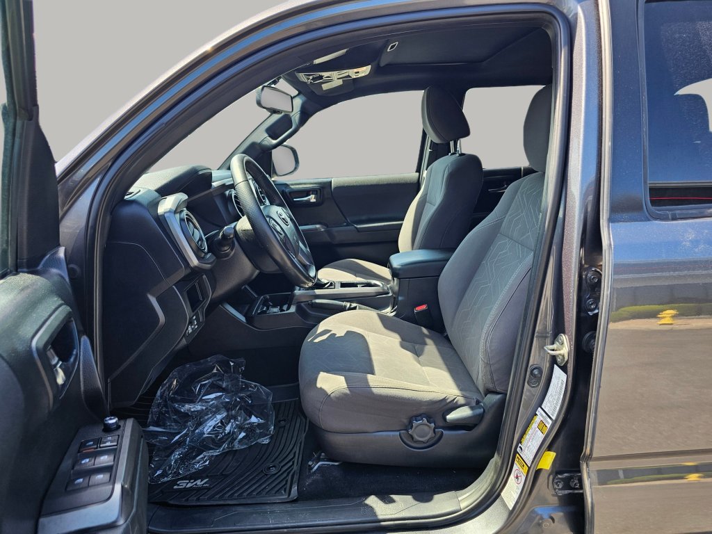 Used 2016 Toyota Tacoma TRD Off-Road AWD/4WD image 22