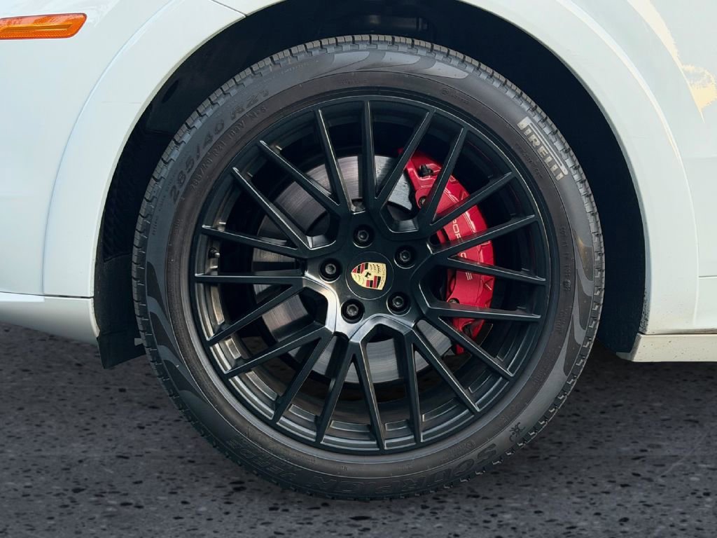 Used 2021 Porsche Cayenne GTS image 14