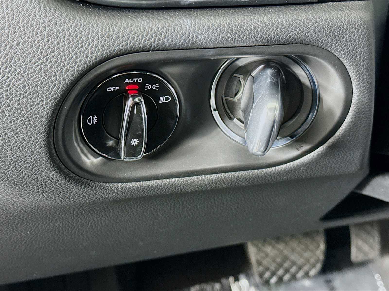 Used 2025 Porsche Macan image 10