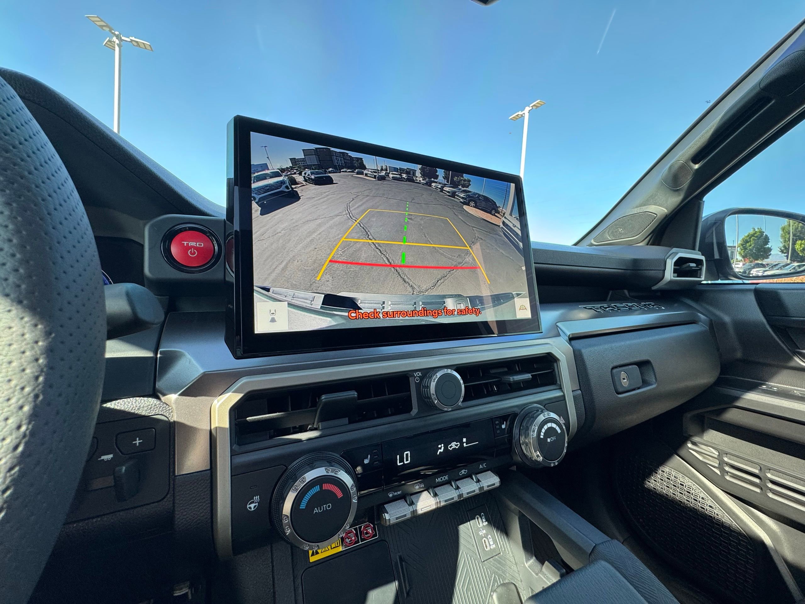 Used 2025 Toyota Tacoma TRD Off-Road w/ TRD Off Road Upgrade Package AWD/4WD image 26