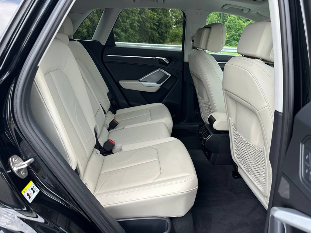Used 2023 Audi Q3 2.0T Premium w/ Convenience Package AWD/4WD image 22