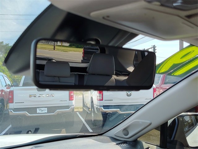 Used 2019 Toyota RAV4 Limited image 27