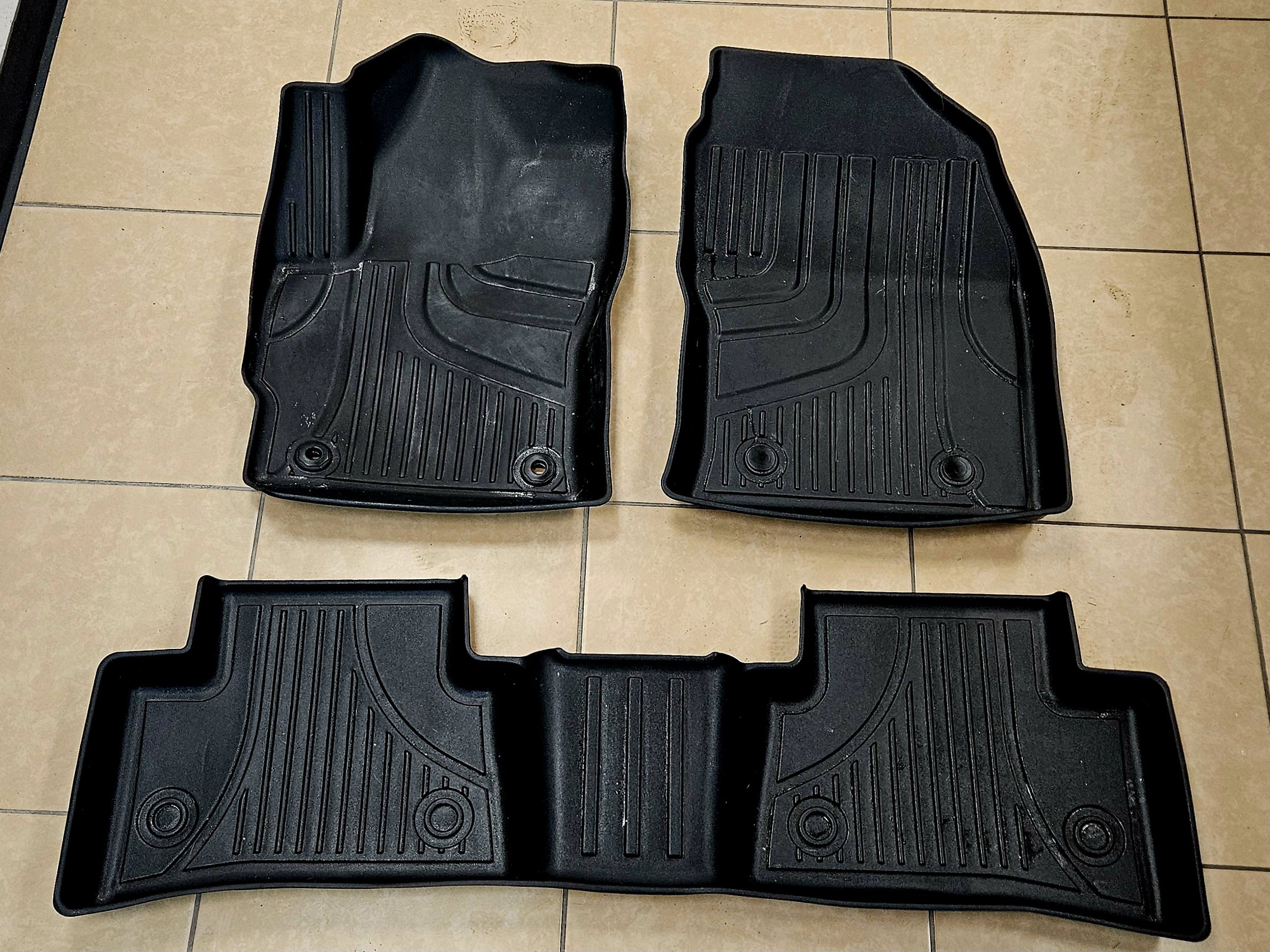 Used 2022 Toyota Corolla Cross XLE w/ Convenience Package image 42