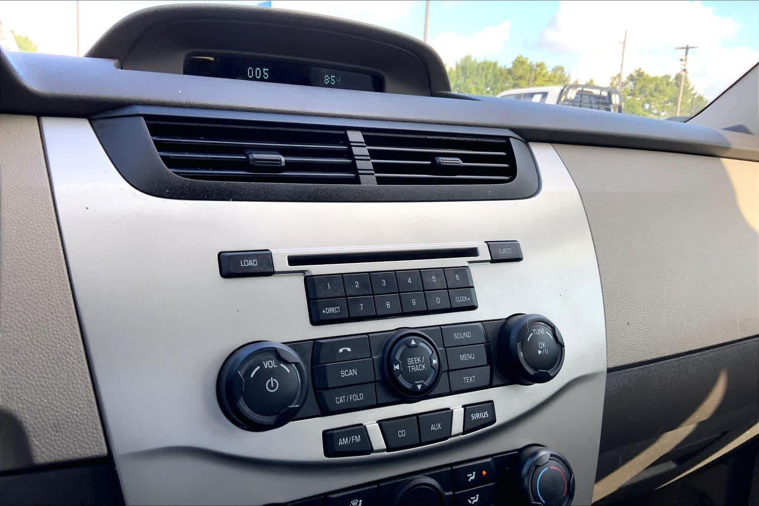 Used 2010 Ford Focus SE FWD image 31