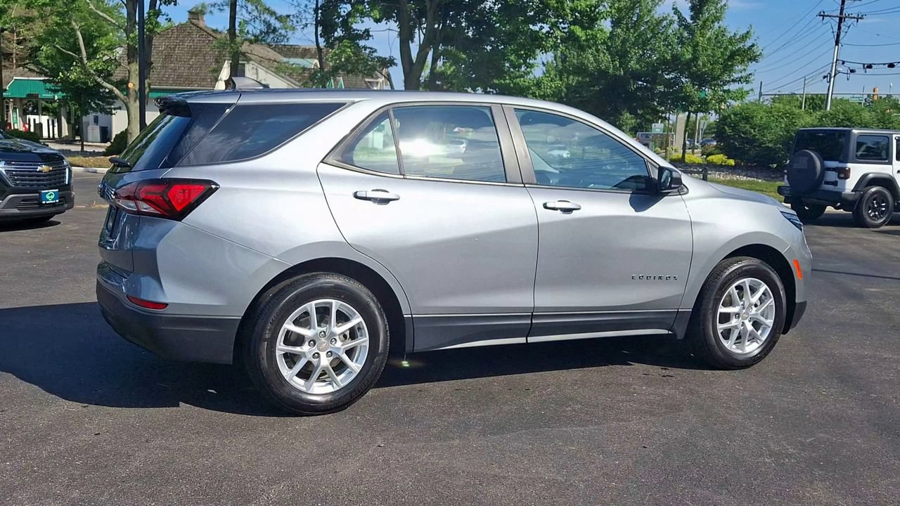 Certified 2023 Chevrolet Equinox LS FWD image 3