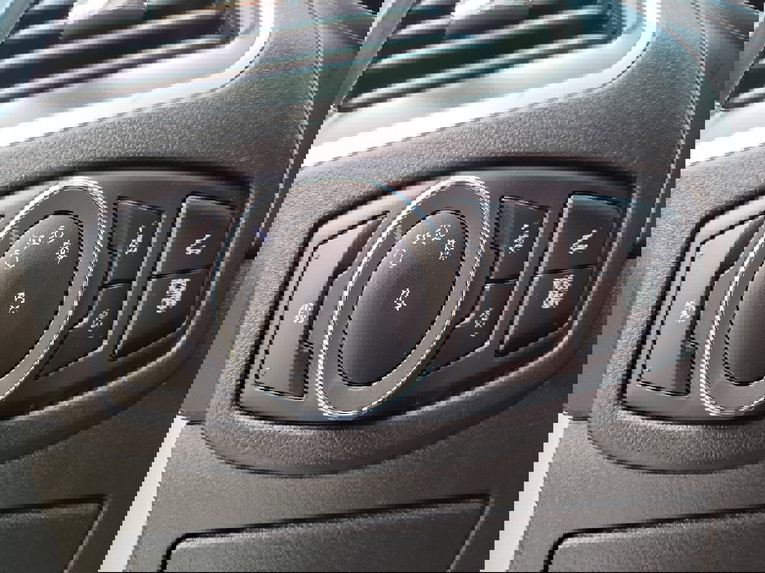 Used 2024 Ford Edge SEL w/ Convenience Package image 22