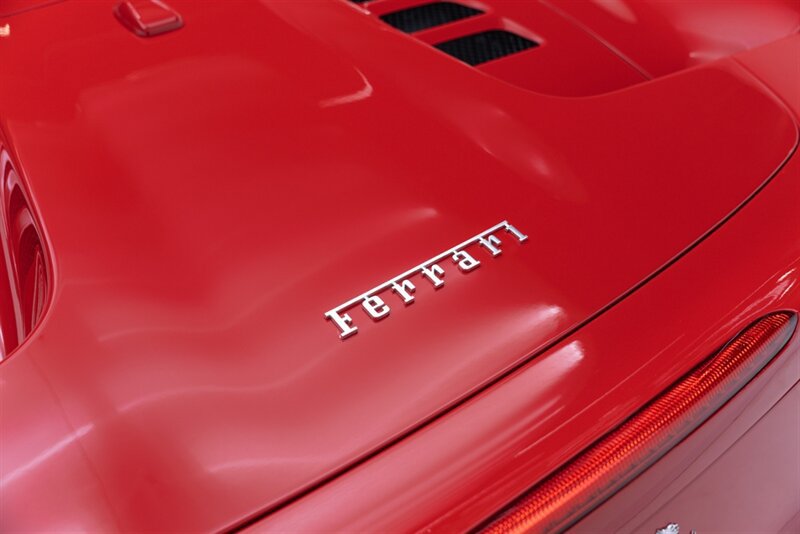 Used 2012 Ferrari 458 Spider RWD image 33