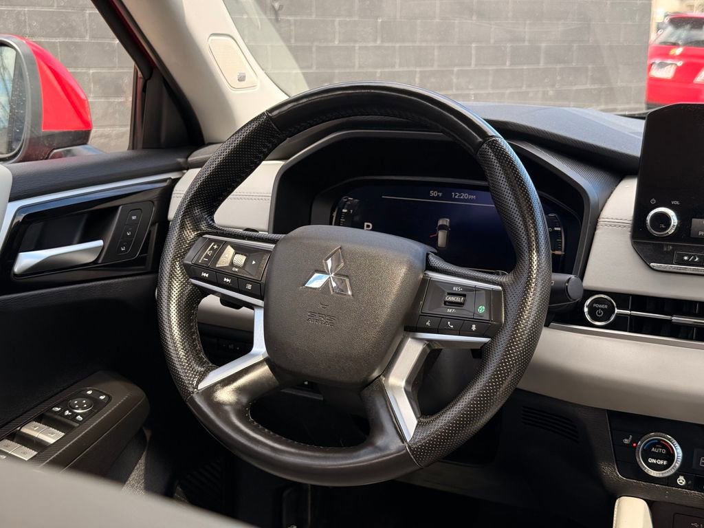 Used 2024 Mitsubishi Outlander SEL Black Edition image 19