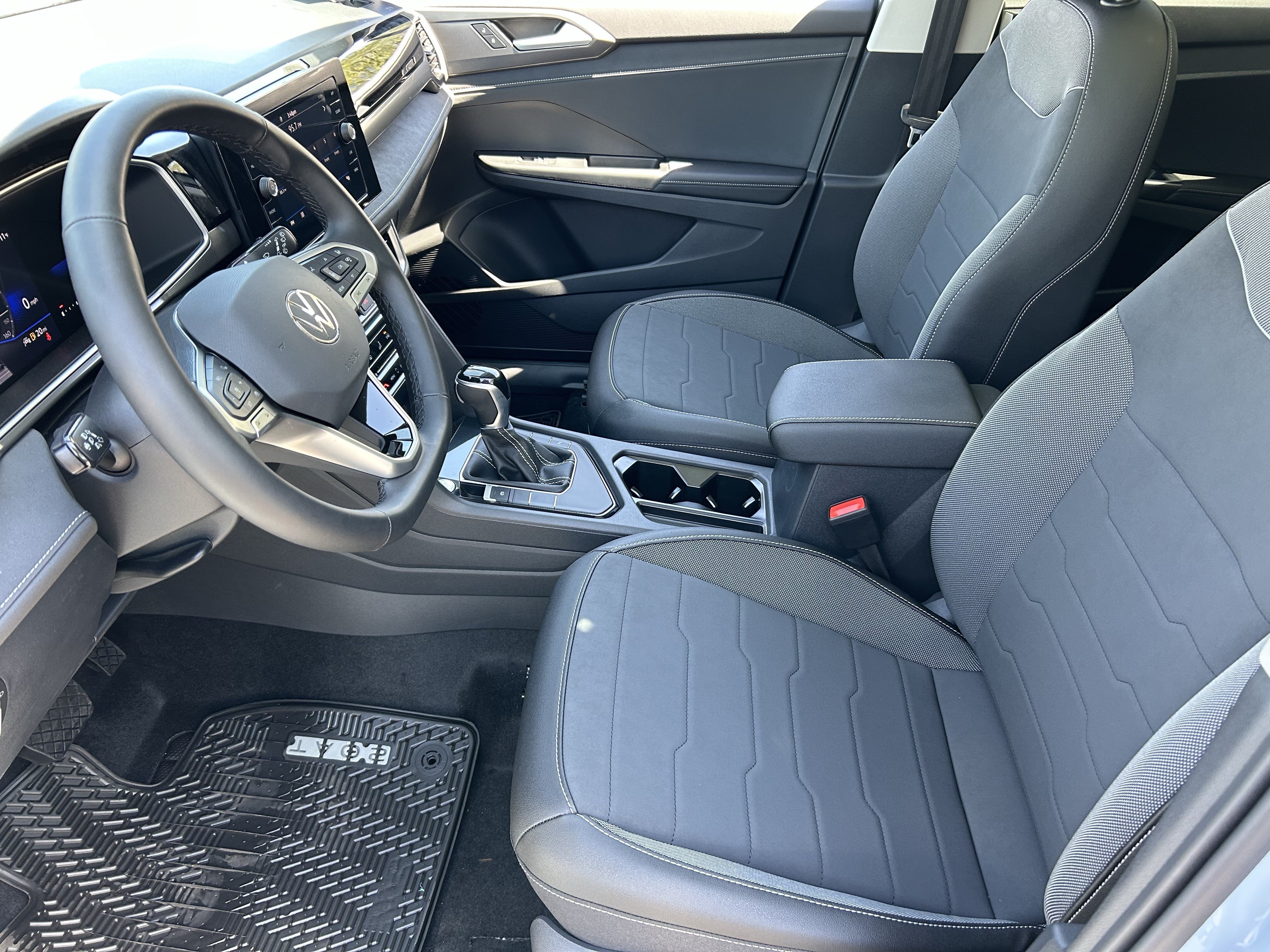 New 2026 Volkswagen Taos SE FWD image 16
