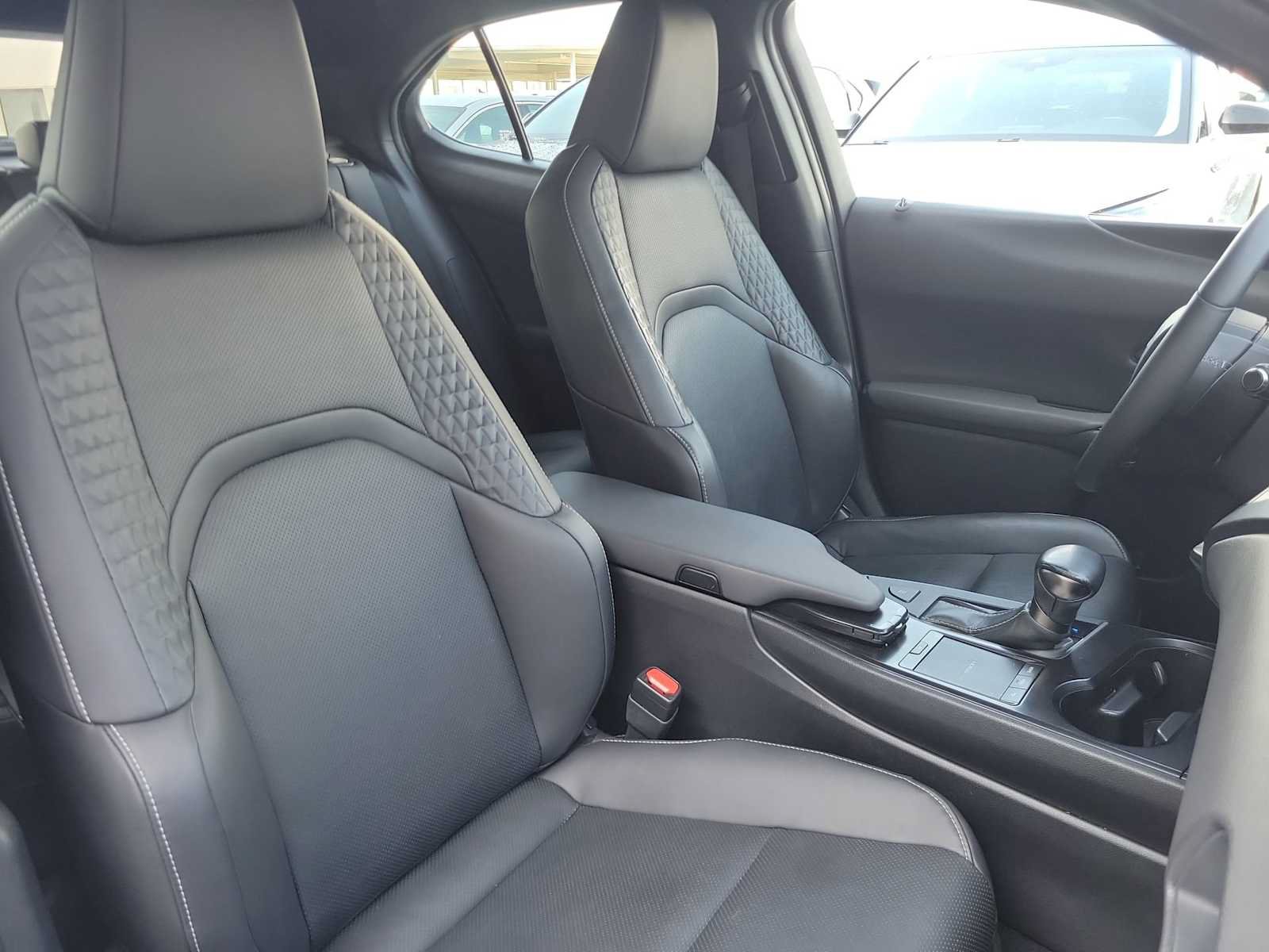 Used 2020 Lexus UX 200 w/ Premium Package FWD image 20