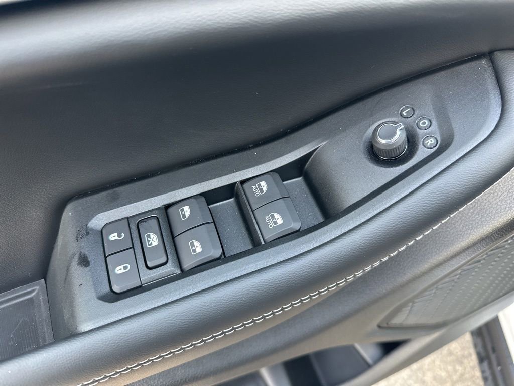 New 2026 Jeep Grand Cherokee Laredo image 13