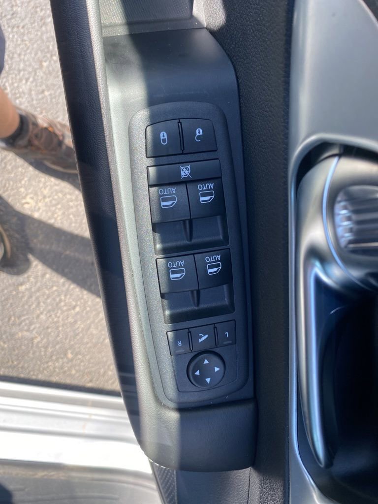 New 2026 Chrysler Pacifica Limited w/ S Appearance Package image 19