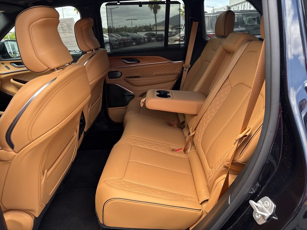 Used 2024 Jeep Grand Cherokee Summit AWD/4WD image 17