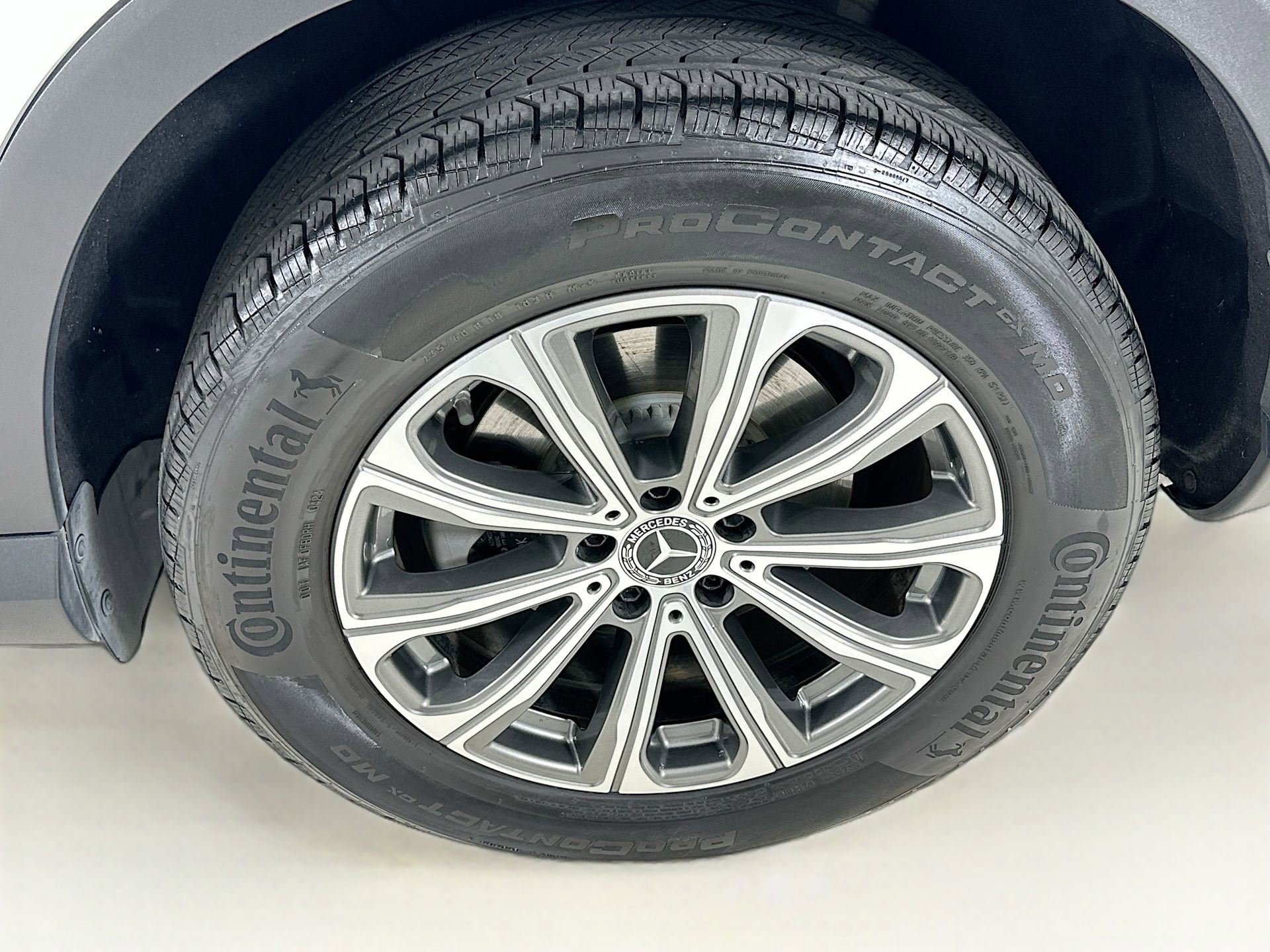 Used 2024 Mercedes-Benz GLC 300 image 32