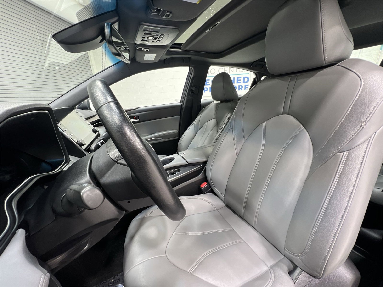 Used 2021 Toyota Avalon XLE image 11