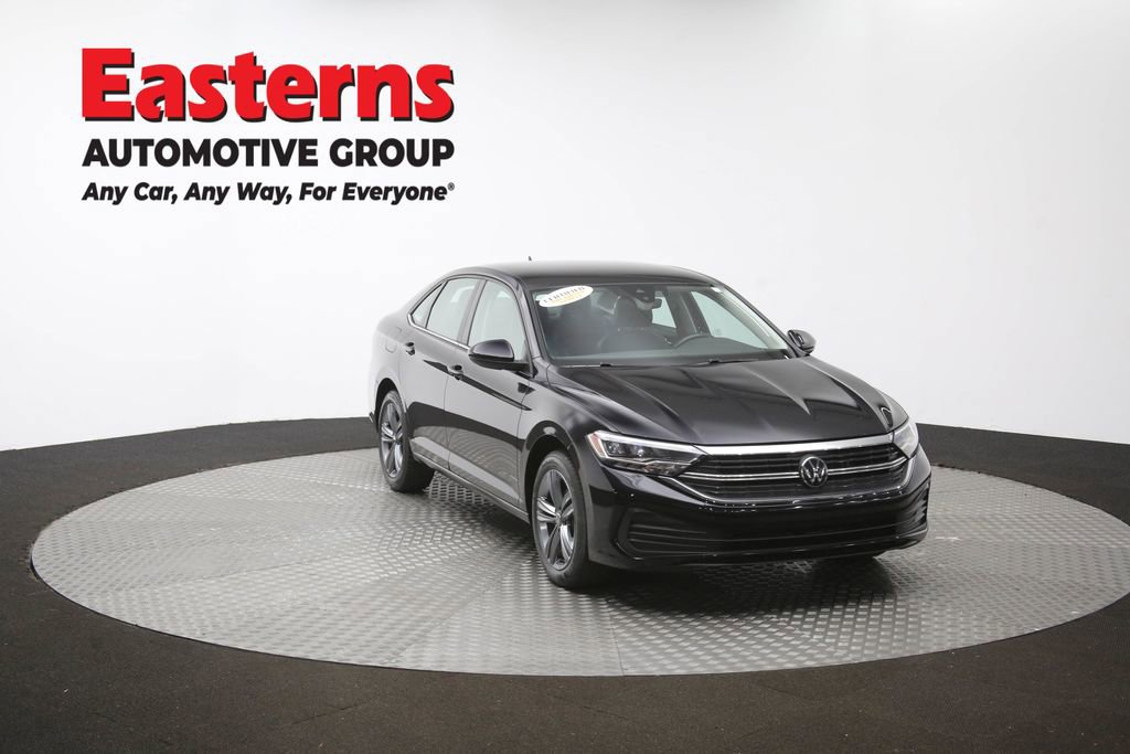 Used 2024 Volkswagen Jetta SE FWD image 49