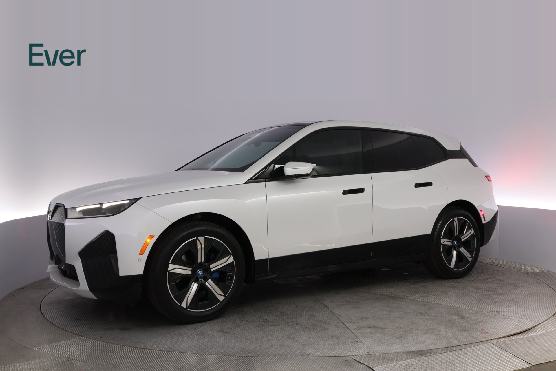 Used 2024 BMW iX xDrive50 w/ Sport Package AWD/4WD image 18