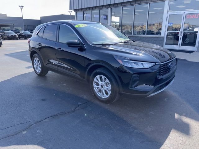 Used 2023 Ford Escape Active AWD/4WD image 1