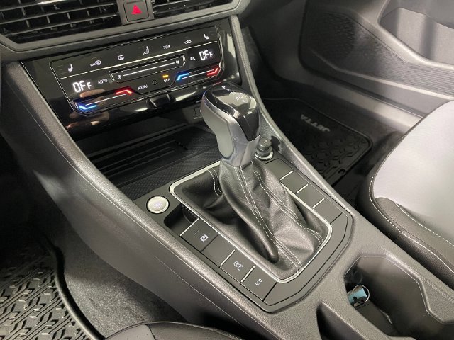New 2027 Volkswagen Jetta SE FWD image 7