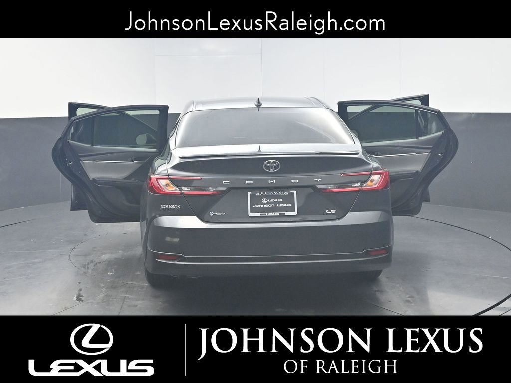 Used 2025 Toyota Camry Hybrid image 27