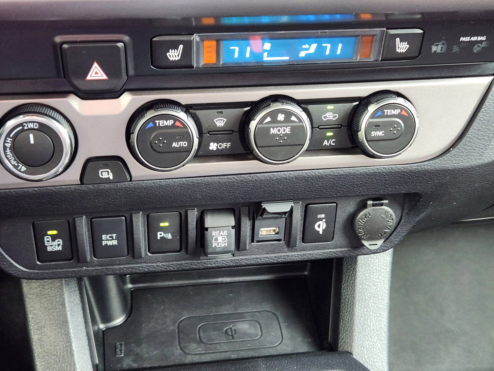 Used 2023 Toyota Tacoma Limited AWD/4WD image 15