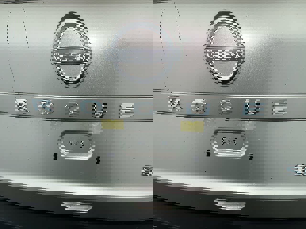 Used 2023 Nissan Rogue SL w/ SL Premium Package image 11