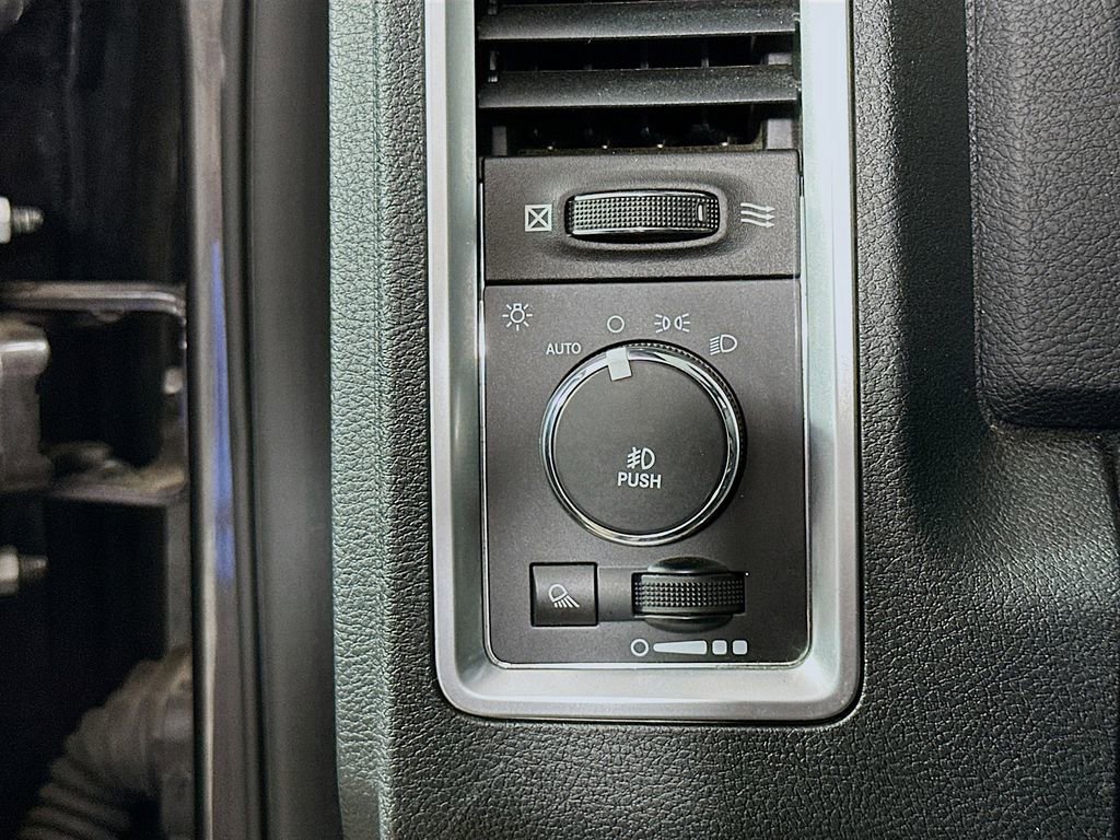 Used 2016 RAM 2500 Limited AWD/4WD image 12