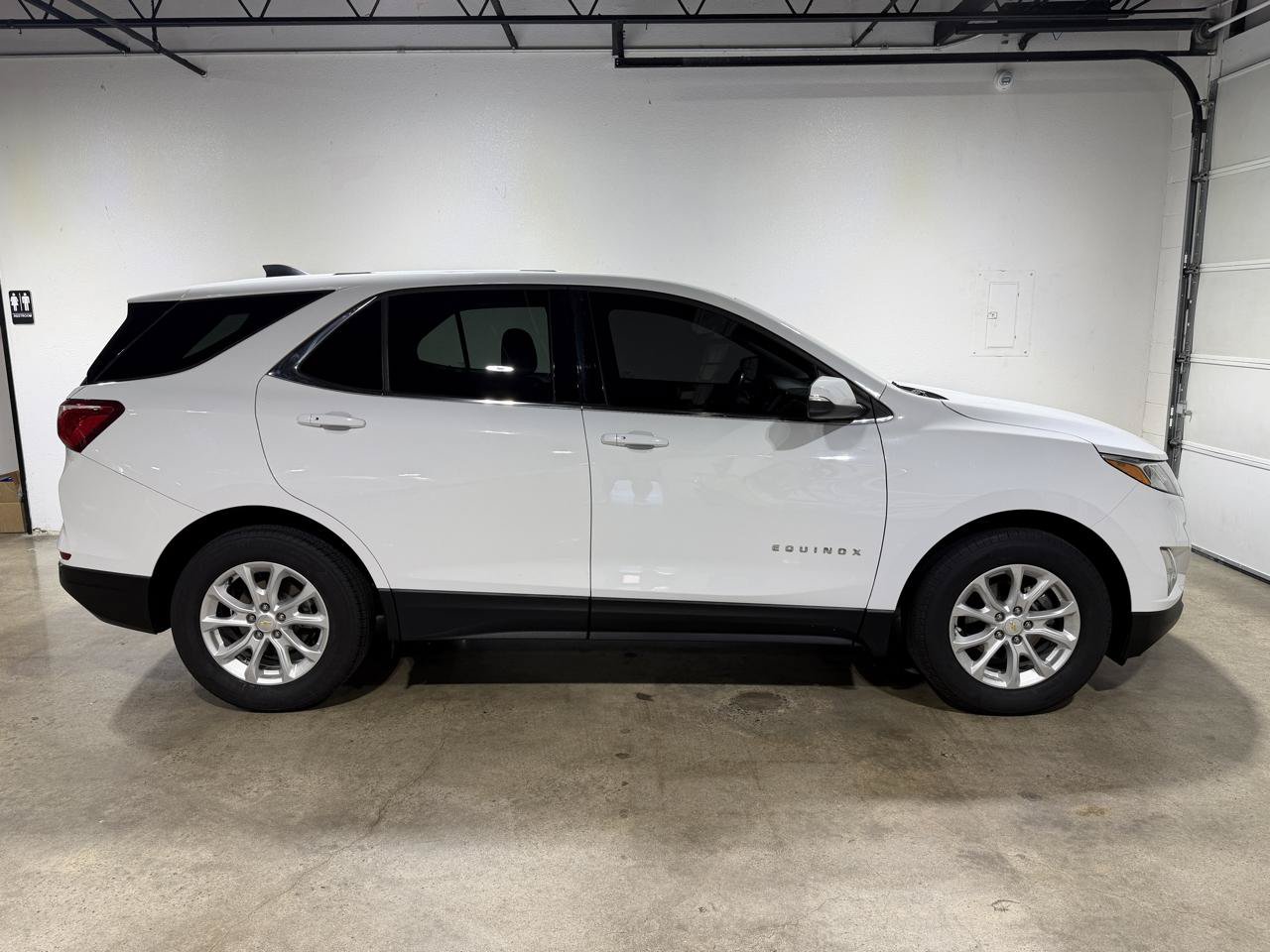 Used 2018 Chevrolet Equinox LT FWD image 5